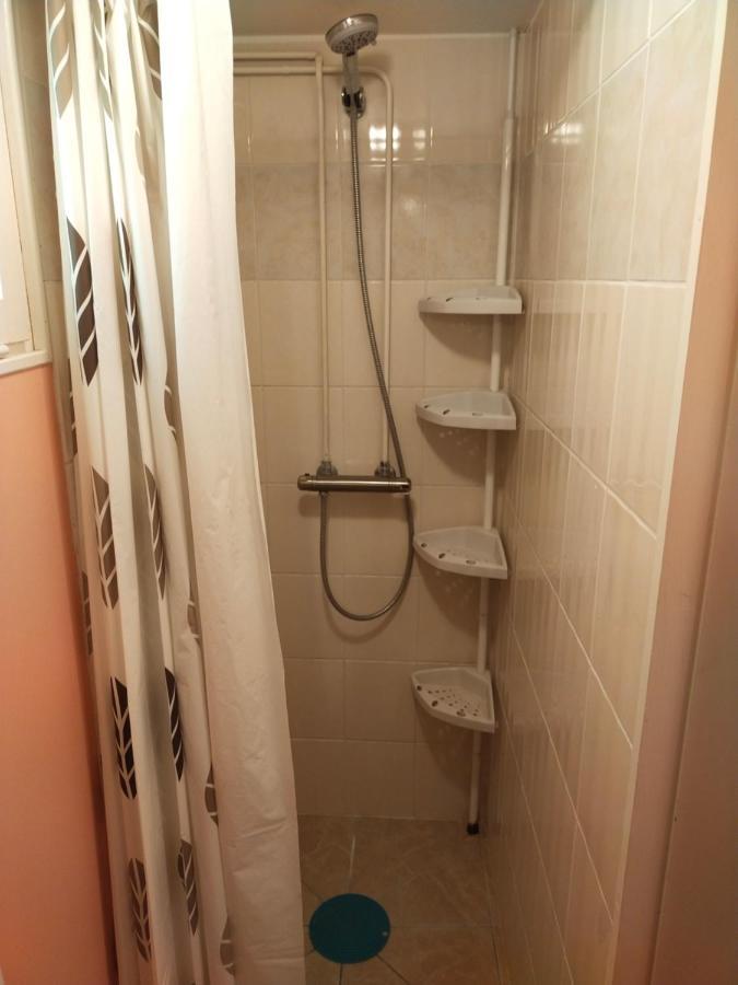 La ptite maison Rouxmesnil-Bouteilles Extérieur photo