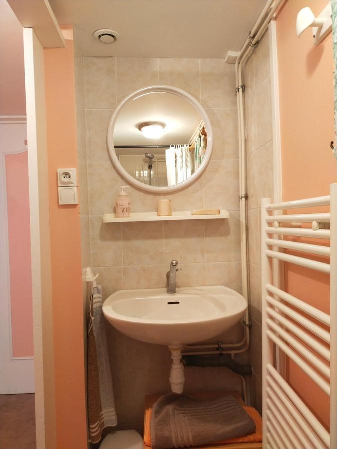 La ptite maison Rouxmesnil-Bouteilles Extérieur photo